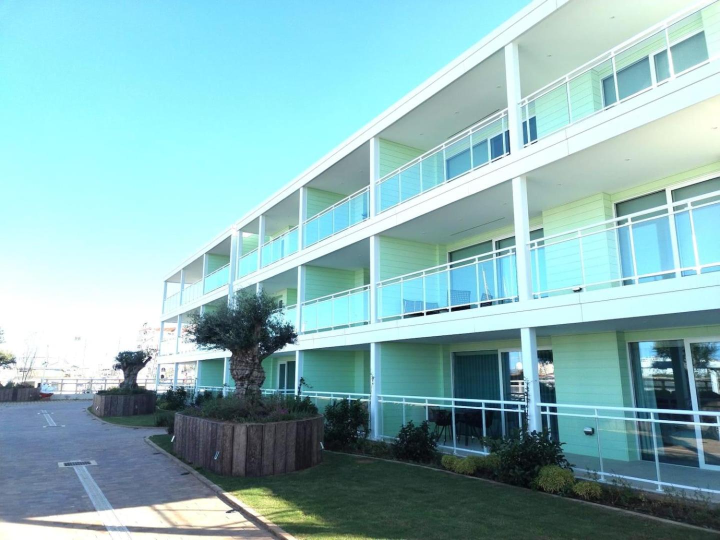 גיברלטר Marina Club Luxury Private Studio With Pool And Incredible Views מראה חיצוני תמונה
